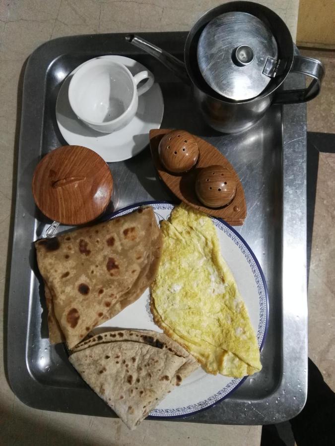 Khyber Inn イスラマバード エクステリア 写真