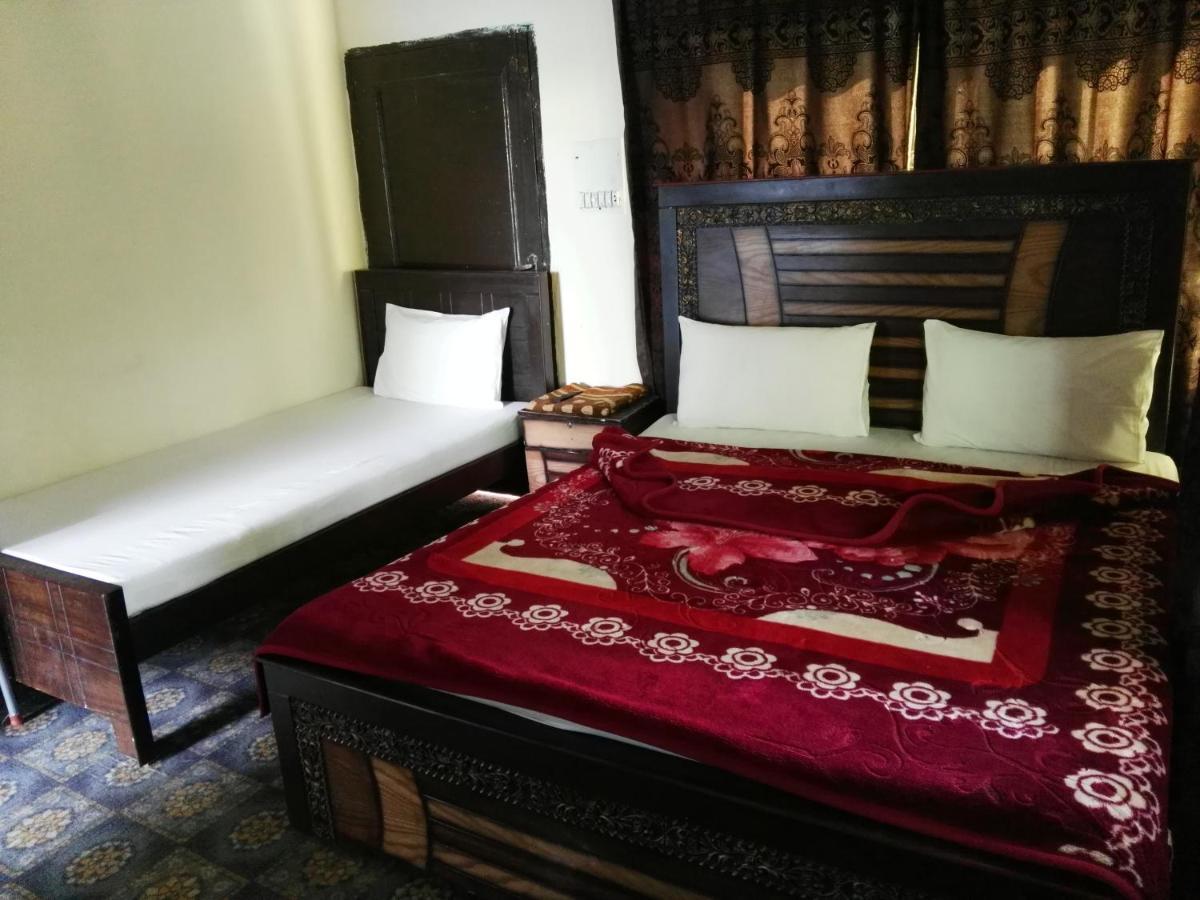 Khyber Inn イスラマバード エクステリア 写真