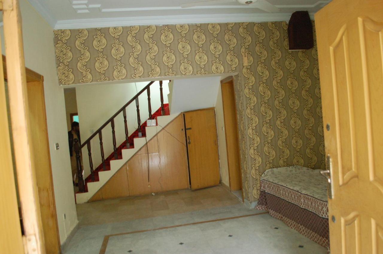 Khyber Inn イスラマバード エクステリア 写真
