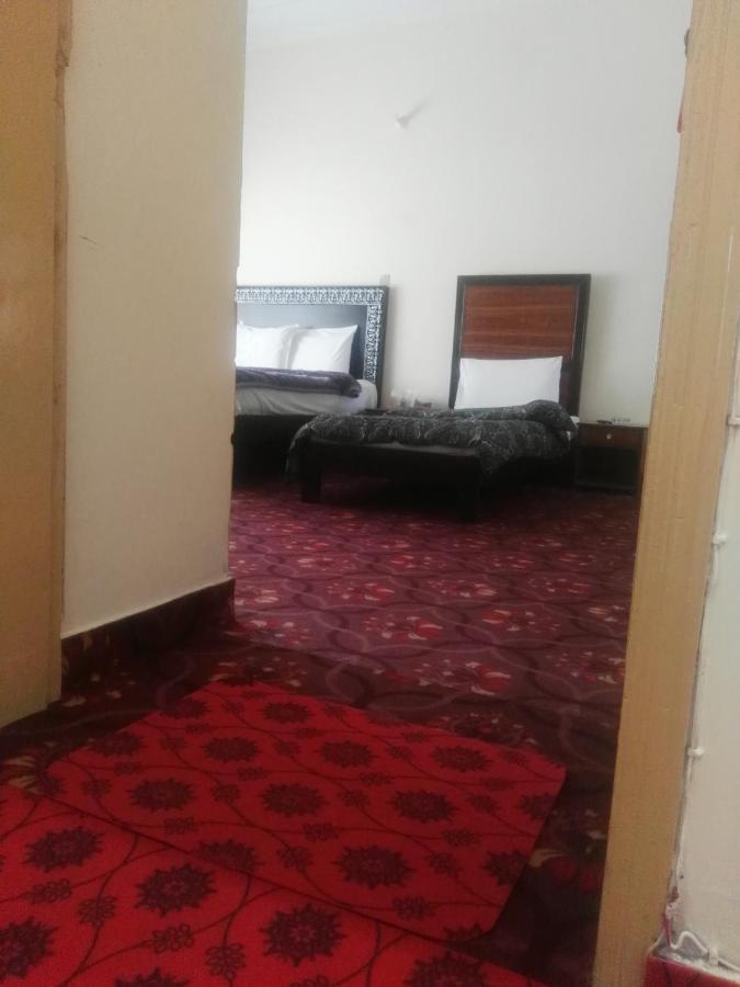 Khyber Inn イスラマバード エクステリア 写真