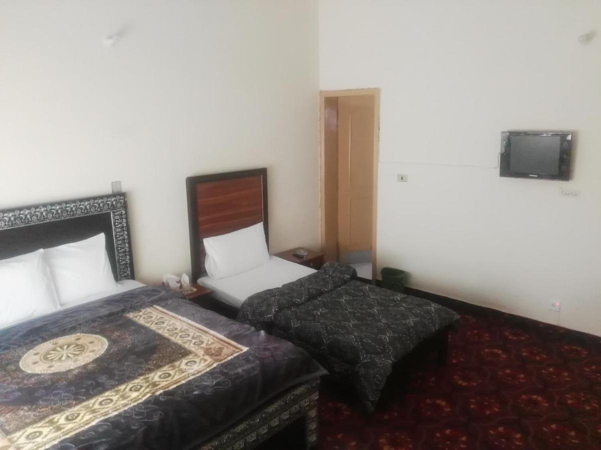 Khyber Inn イスラマバード エクステリア 写真