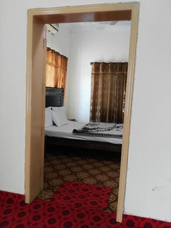 Khyber Inn イスラマバード エクステリア 写真